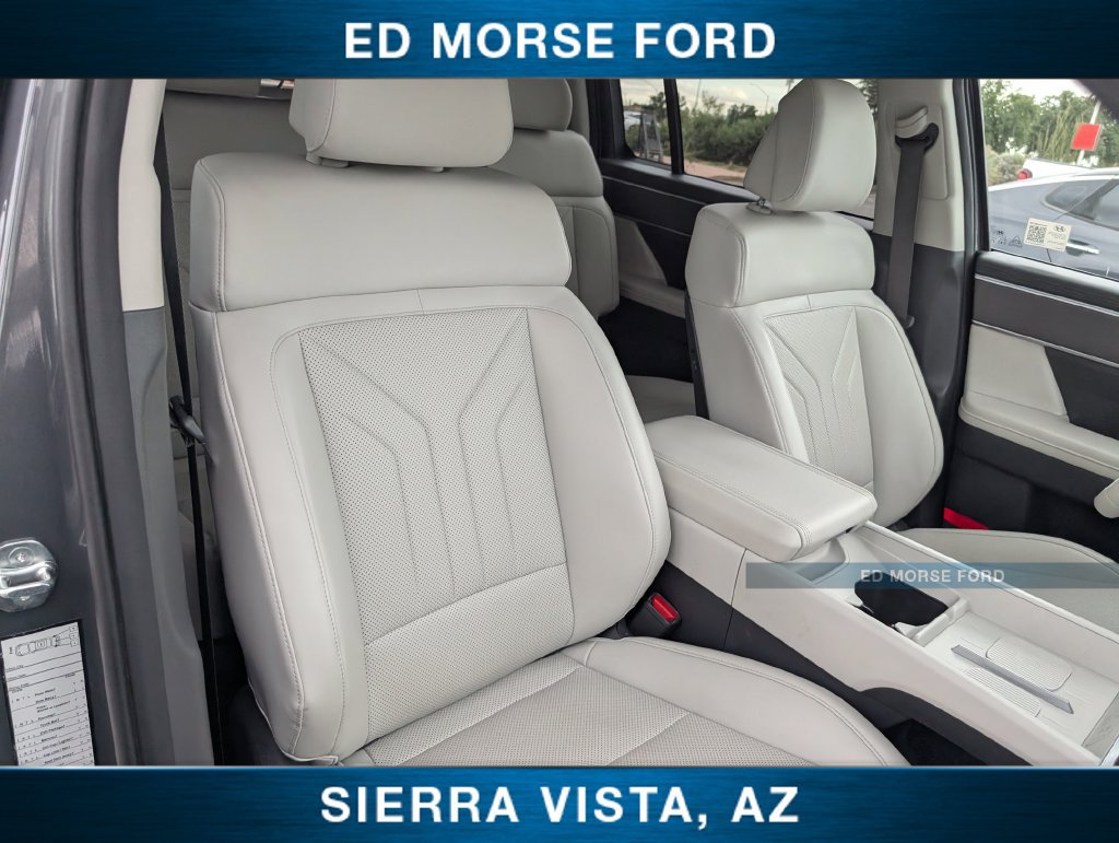 Used 2025 Hyundai Santa Fe SEL FWD image 12