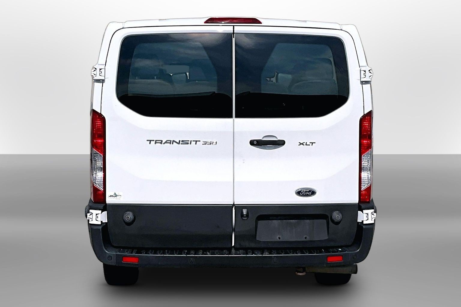 Certified 2020 Ford Transit 350 XLT RWD image 4