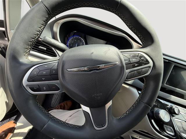 Used 2023 Chrysler Voyager LX FWD image 11