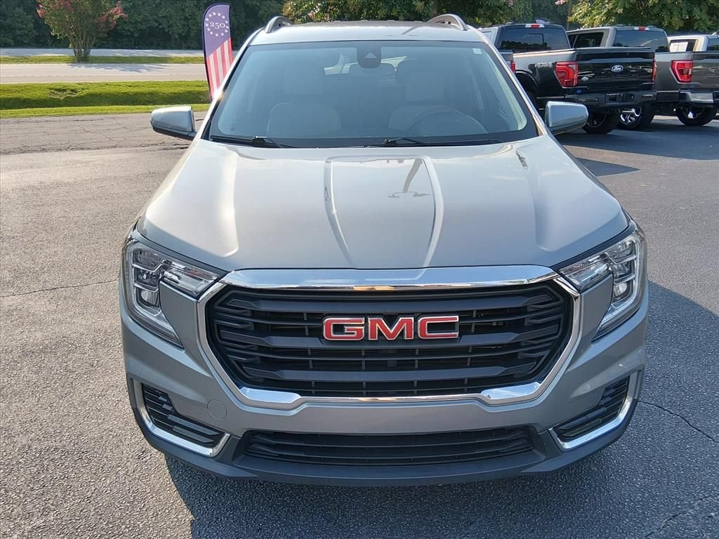 Used 2023 GMC Terrain SLE w/ Driver Convenience Package AWD/4WD image 9