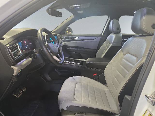 Used 2024 Volkswagen Atlas Cross Sport SEL R-Line AWD/4WD image 6