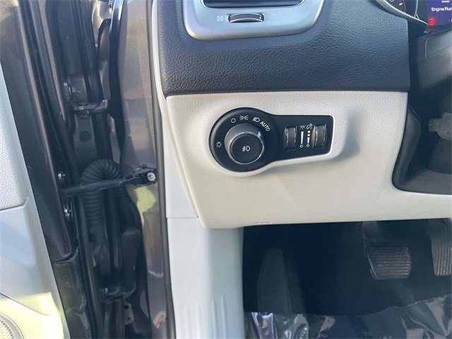 Used 2019 Jeep Compass Latitude image 14