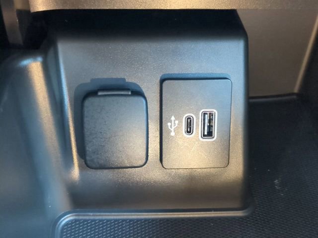 Certified 2025 Ford Explorer Active w/ Active Comfort Package image 27