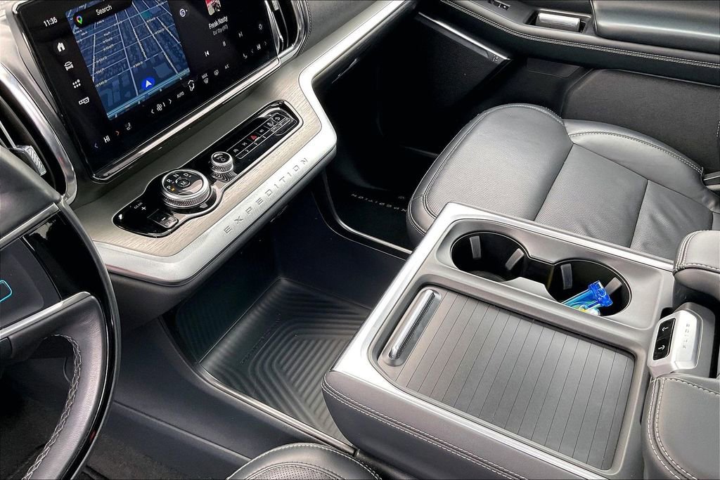 Certified 2025 Ford Expedition Platinum AWD/4WD image 15