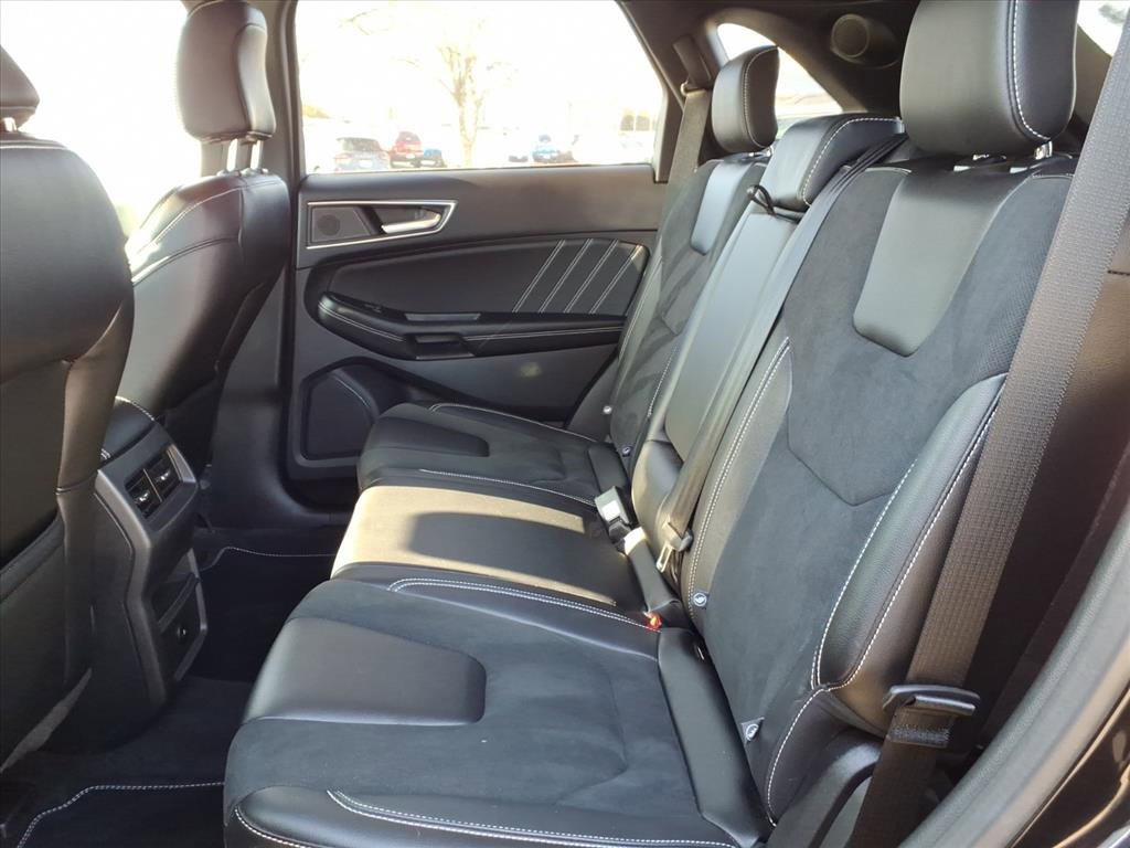 Certified 2022 Ford Edge ST image 16