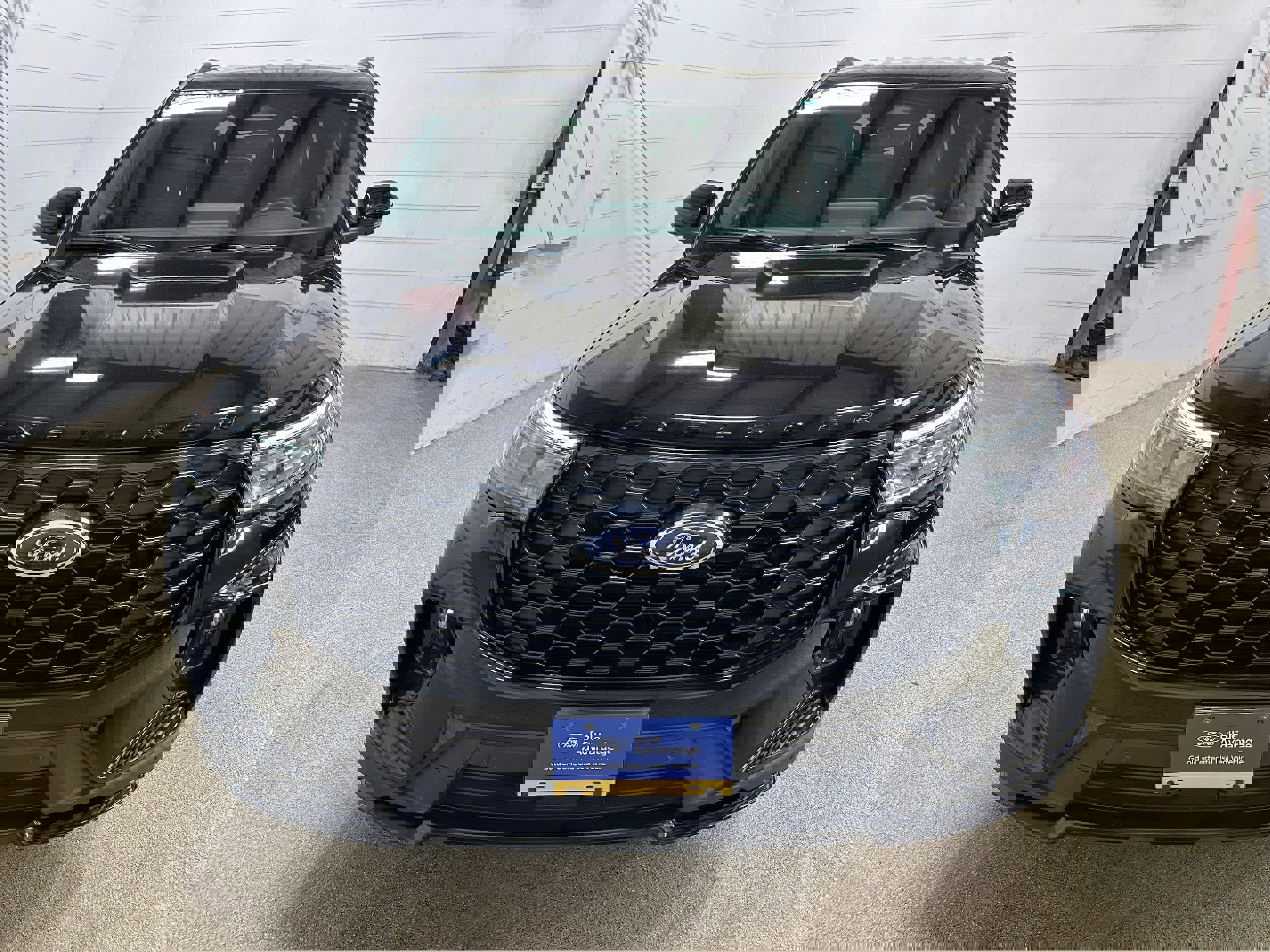 Certified 2025 Ford Explorer ST-Line image 9