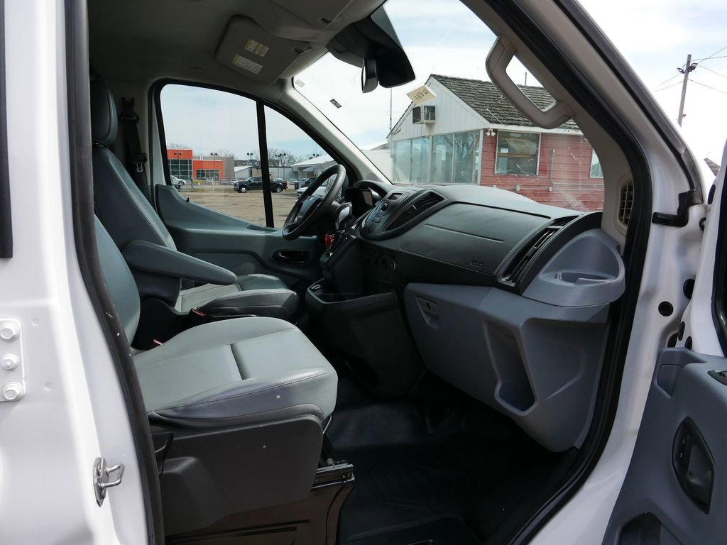 Certified 2018 Ford Transit 150 130 Low Roof RWD image 9