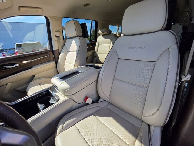 Used 2023 GMC Yukon XL Denali w/ Advanced Technology Package AWD/4WD image 26