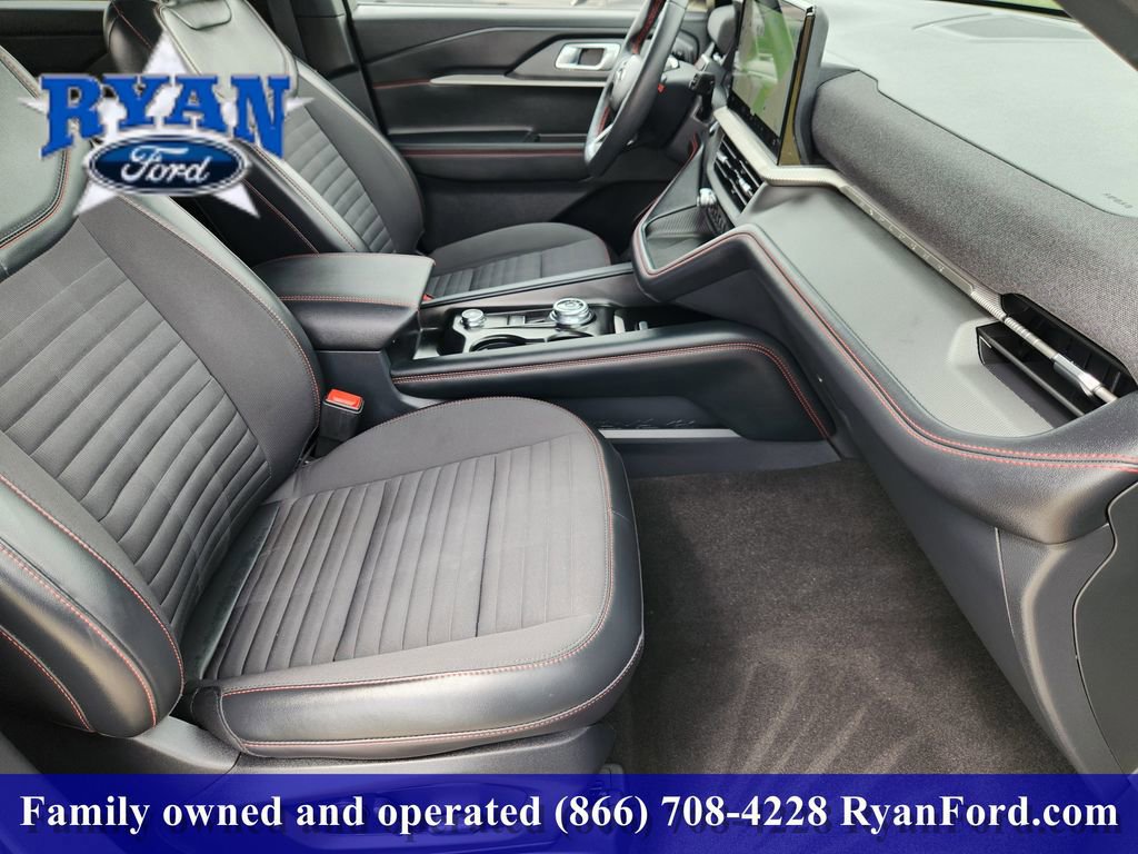 Certified 2025 Ford Explorer ST-Line AWD/4WD image 10
