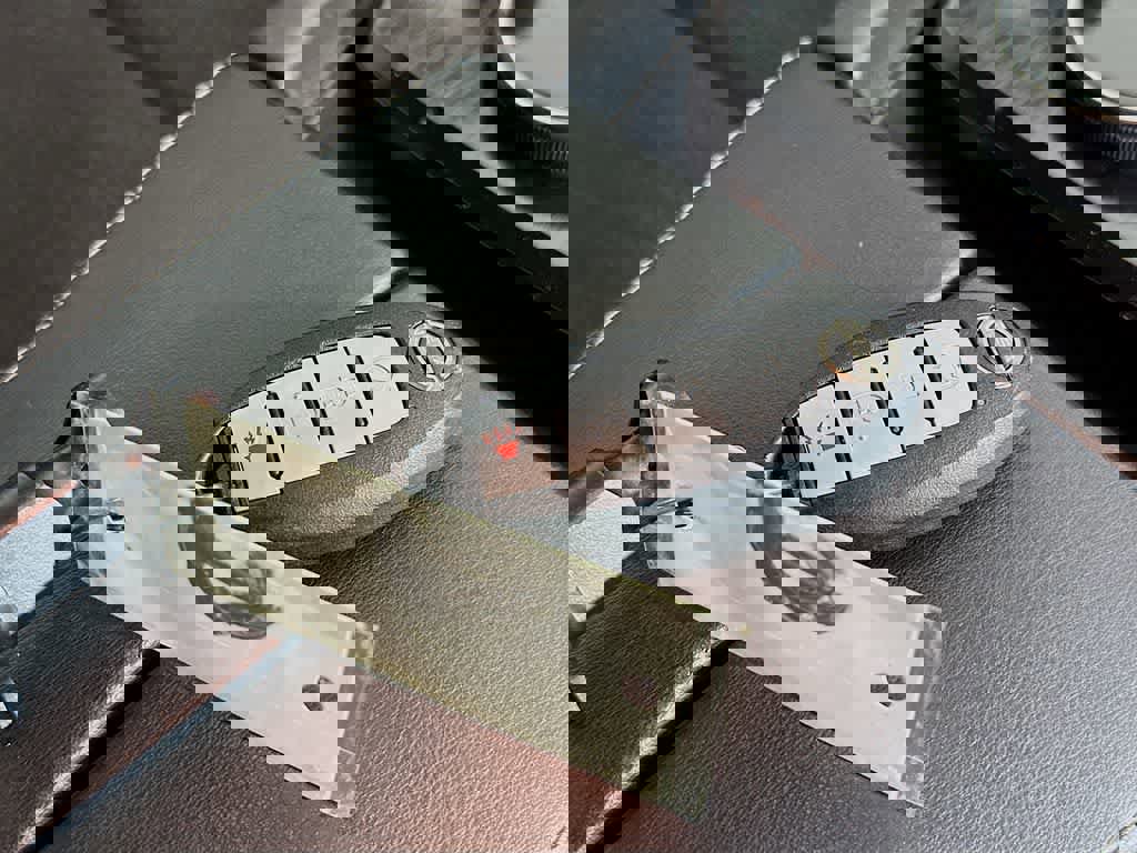 Used 2022 Nissan Rogue SV image 25