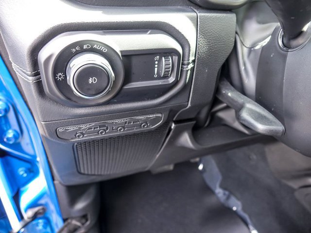 Used 2024 Jeep Wrangler Unlimited Sahara w/ Technology Group AWD/4WD image 26