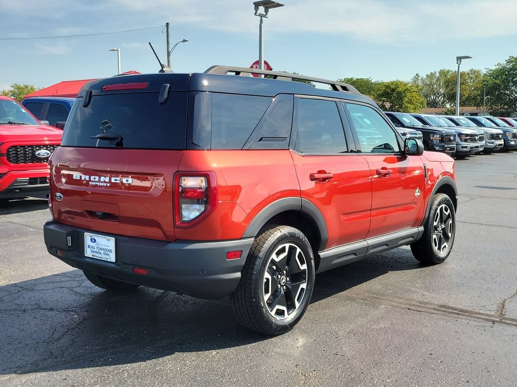 Certified 2023 Ford Bronco Sport Outer Banks w/ Tech Package AWD/4WD image 4