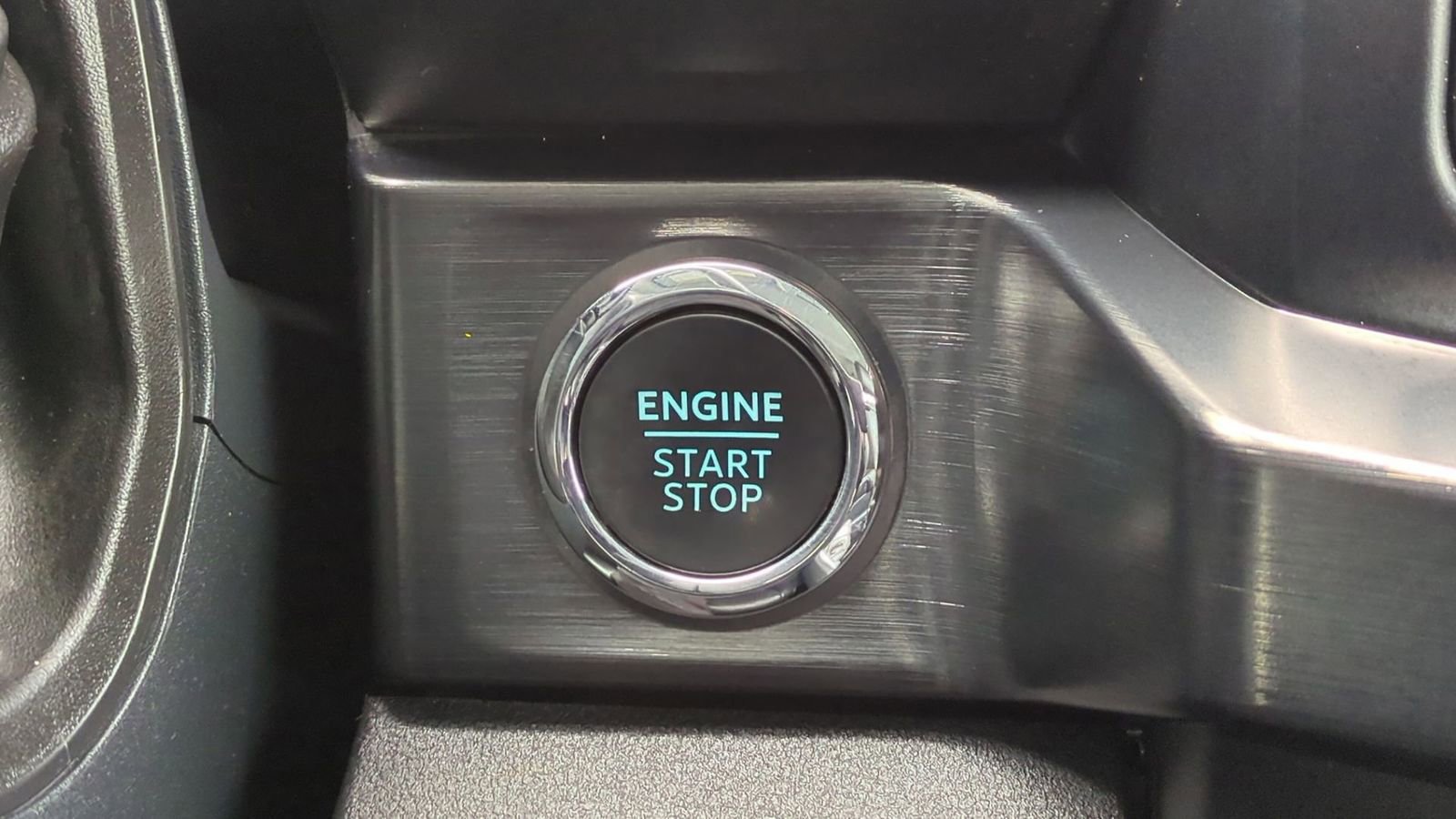 Certified 2025 Ford F350 Lariat w/ Black Appearance Package image 28