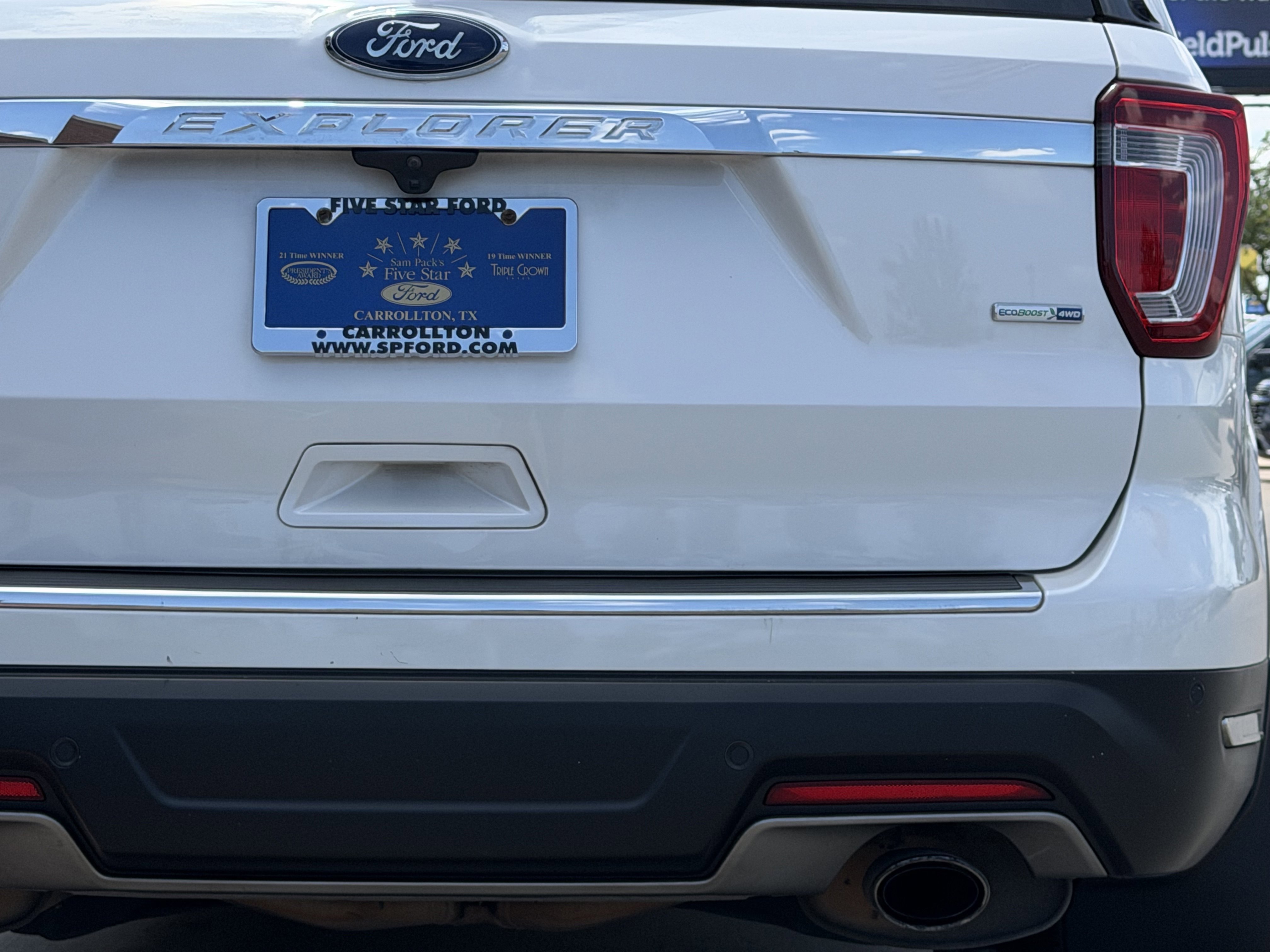 Certified 2019 Ford Explorer Limited w/ Ford Safe & Smart Package AWD/4WD image 6