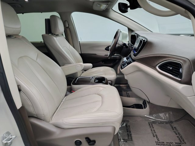 Used 2021 Chrysler Pacifica Touring-L w/ Uconnect Theater Family Group FWD image 28