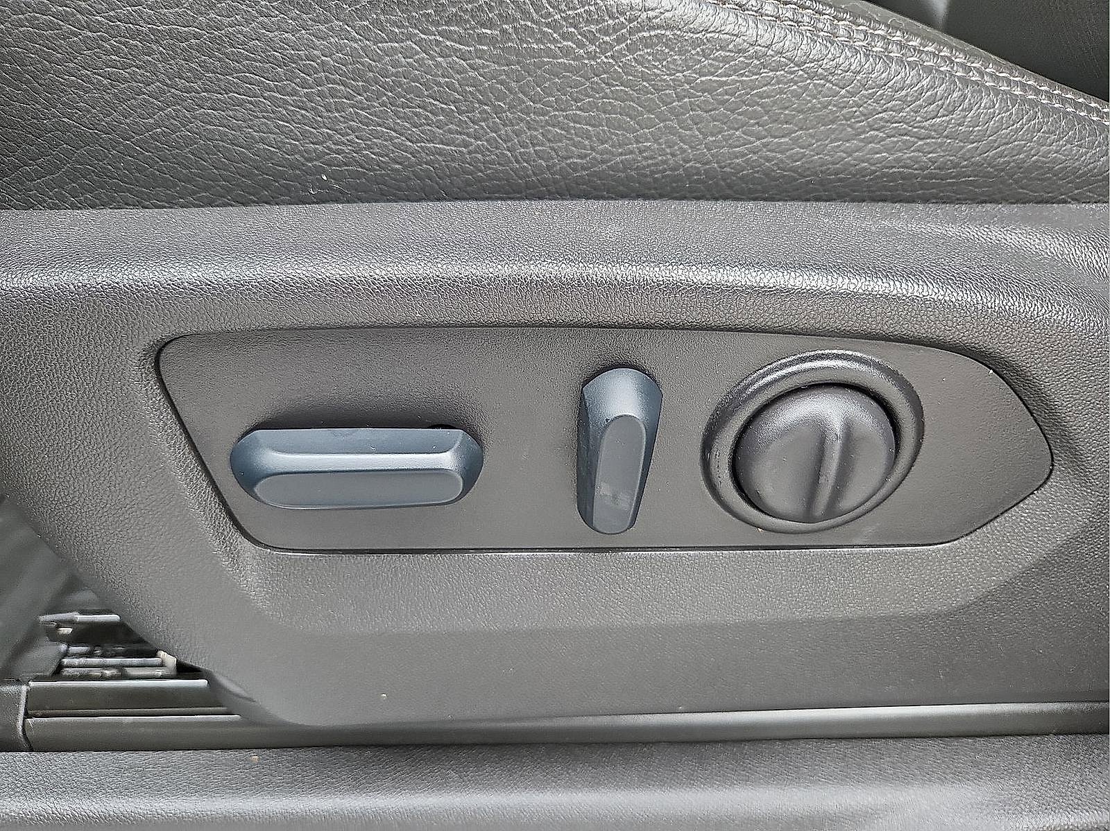 Used 2022 GMC Sierra 3500 Denali w/ Denali Ultimate Package image 15