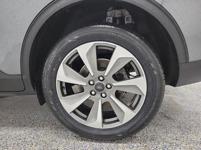 Certified 2025 Ford Escape Platinum AWD/4WD image 5