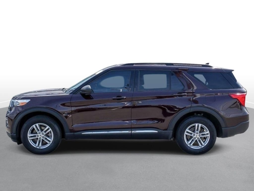 Certified 2022 Ford Explorer XLT w/ Equipment Group 202A image 2