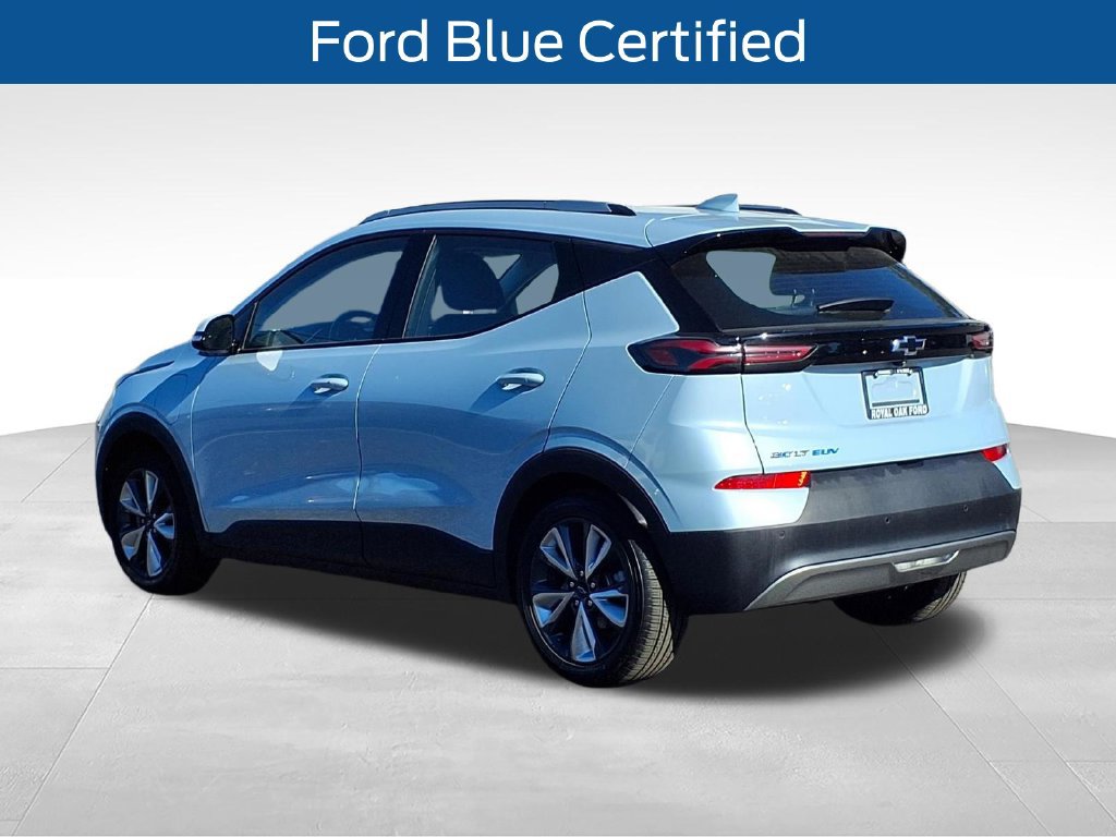 Used 2023 Chevrolet Bolt EUV LT w/ Convenience Package FWD image 2