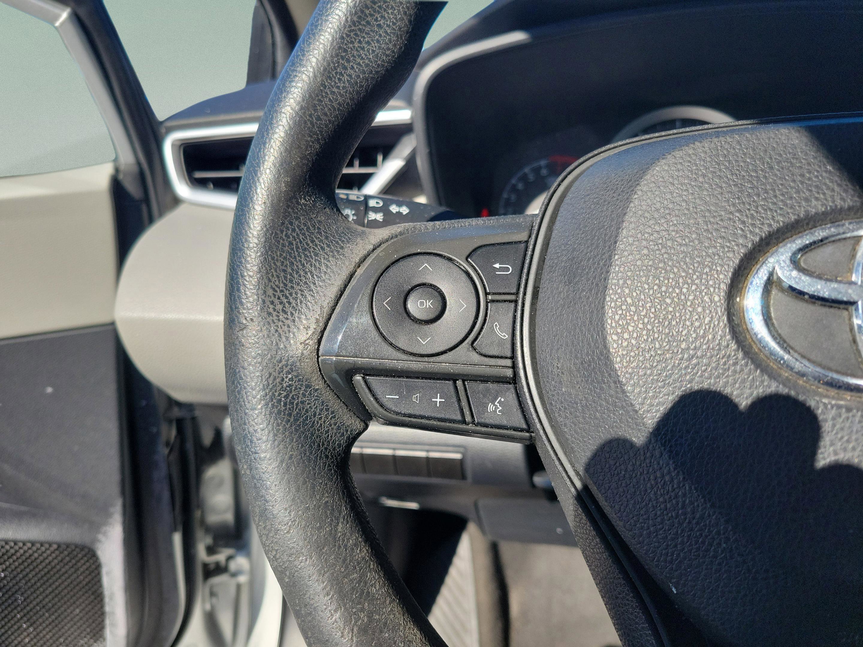 Used 2021 Toyota Corolla LE image 26