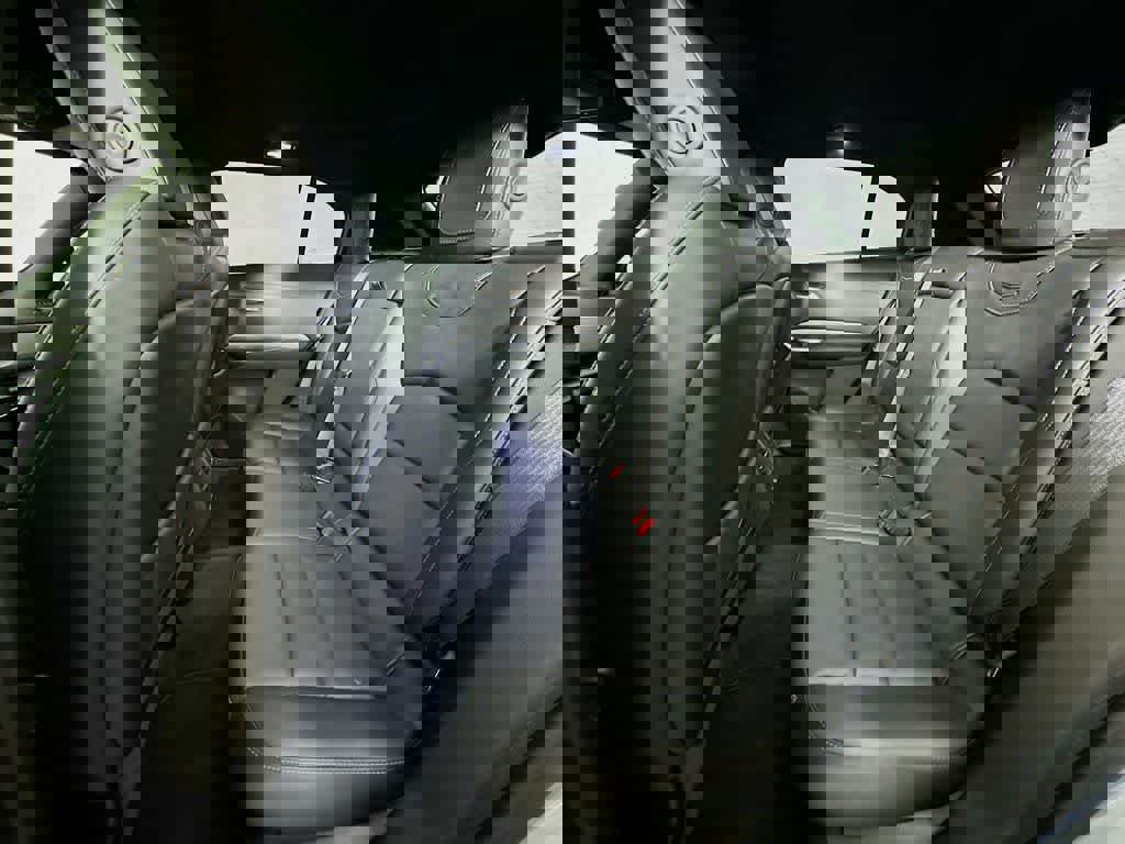 Used 2025 Cadillac XT4 Premium Luxury image 17