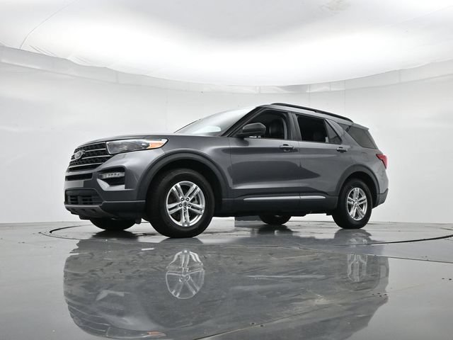 Certified 2021 Ford Explorer XLT w/ Equipment Group 202A AWD/4WD image 38