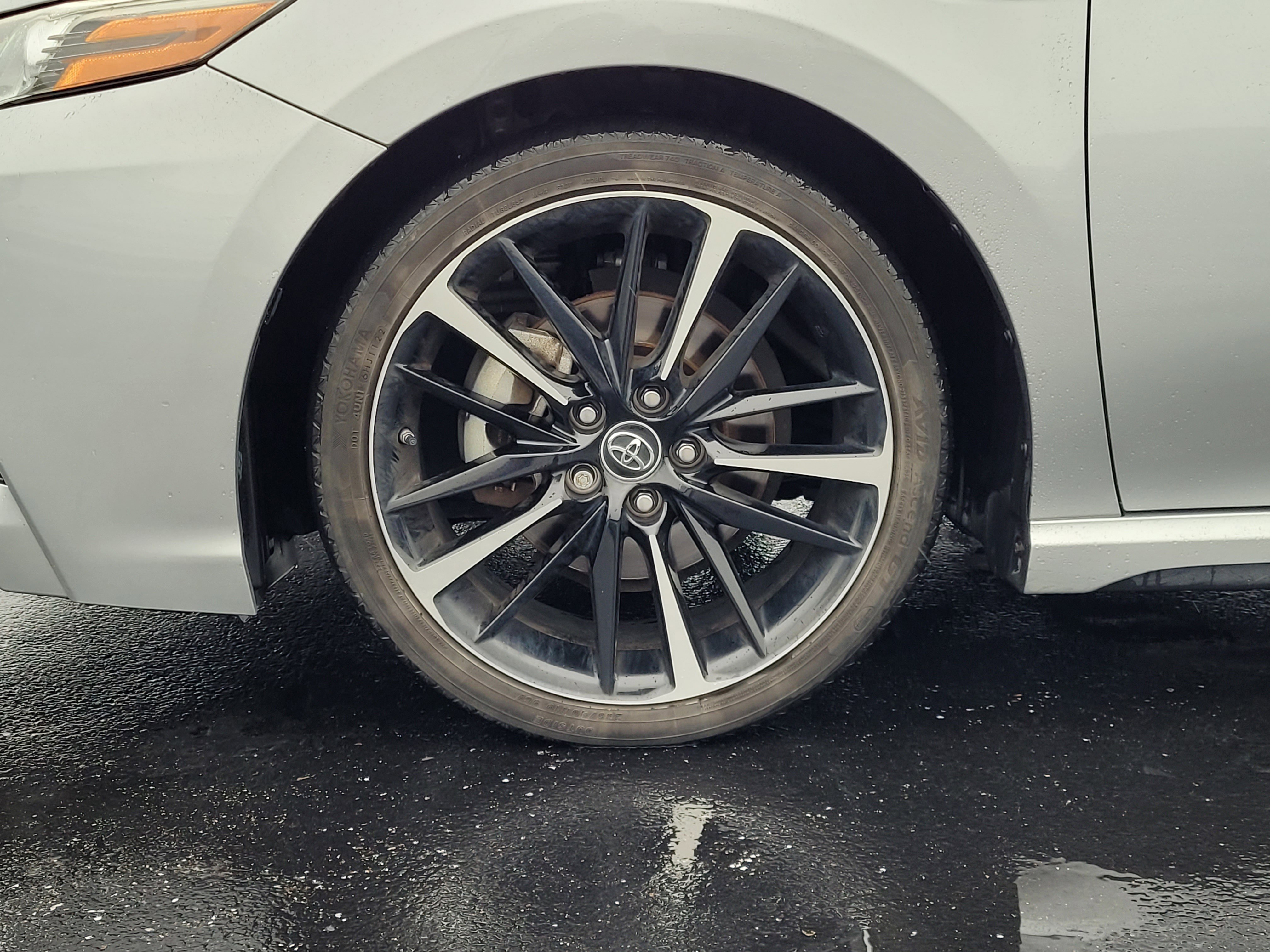 Used 2019 Toyota Camry XSE FWD image 11