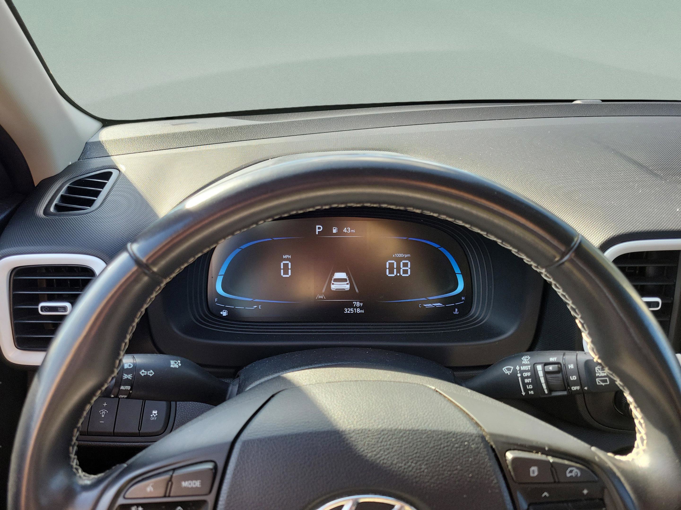 Used 2023 Hyundai Venue Limited image 12