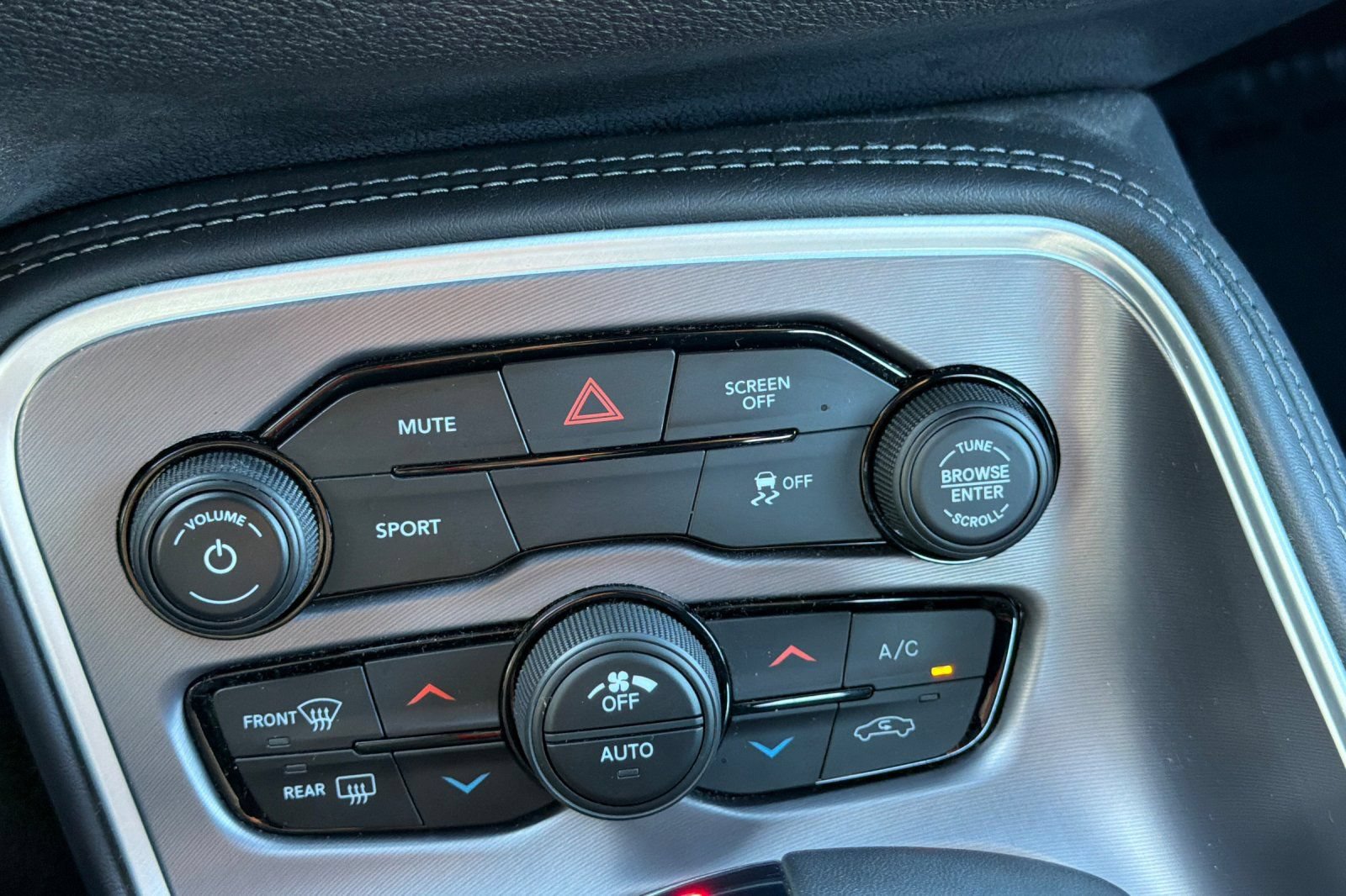 Used 2019 Dodge Challenger SXT RWD image 23