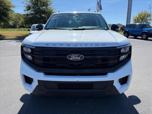 Certified 2025 Ford Expedition Active AWD/4WD image 3
