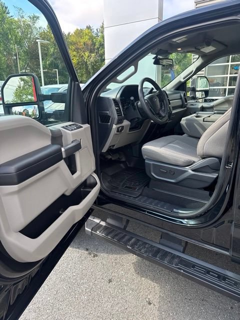 Certified 2022 Ford F250 XLT w/ Black Appearance Package AWD/4WD image 15