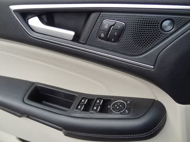 Certified 2024 Ford Edge Titanium AWD/4WD image 16