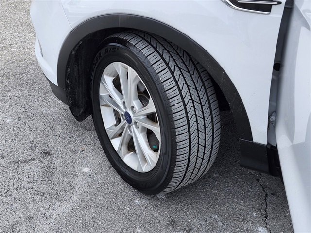 Certified 2017 Ford Escape SE image 31