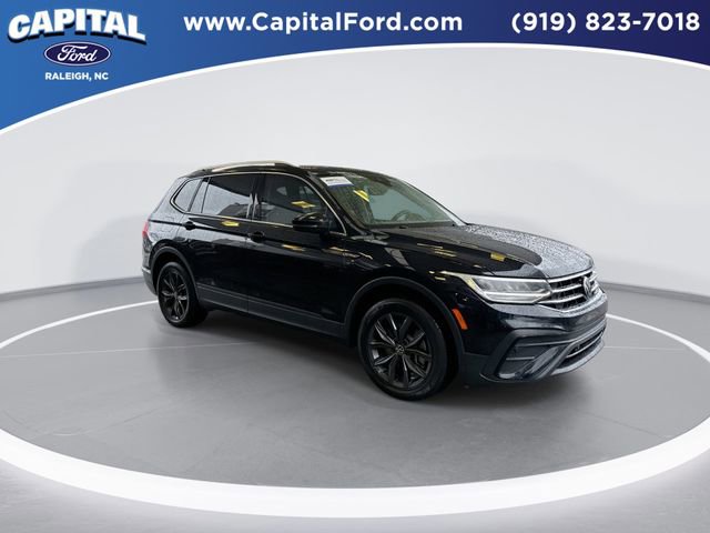 Used 2022 Volkswagen Tiguan SE image 2