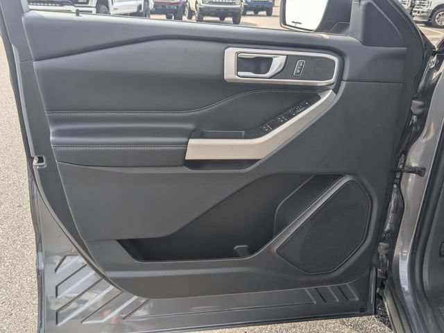Certified 2022 Ford Explorer XLT RWD image 9