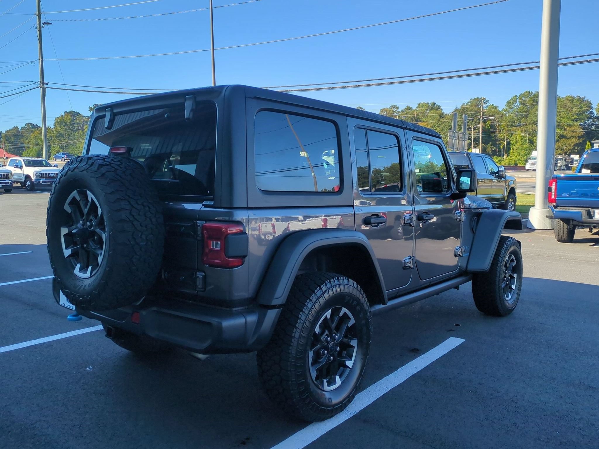 Used 2024 Jeep Wrangler Unlimited Rubicon 4xe AWD/4WD image 5