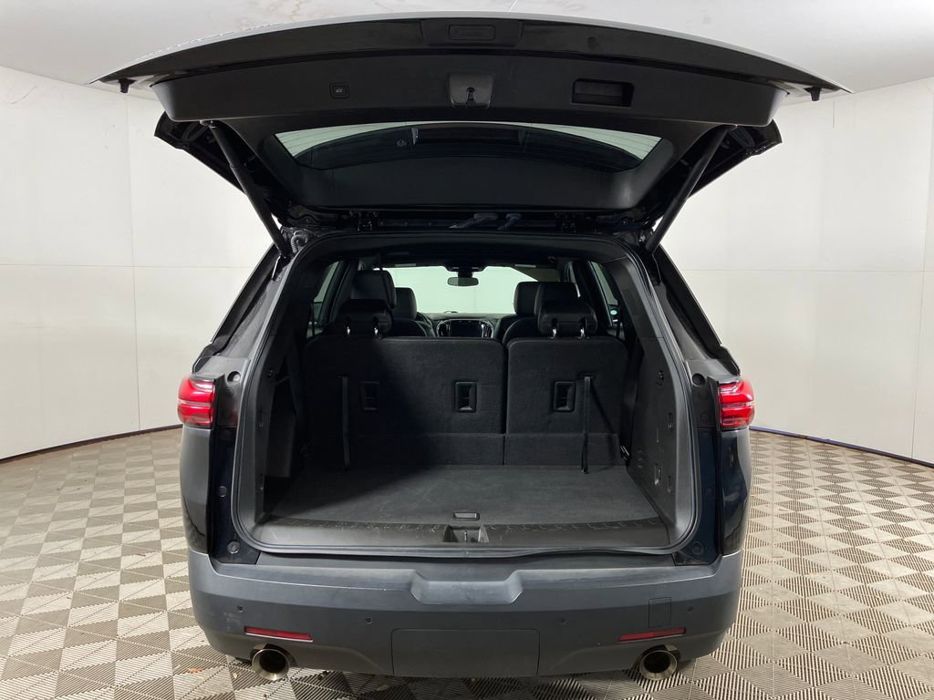 Used 2022 Chevrolet Traverse LT image 25