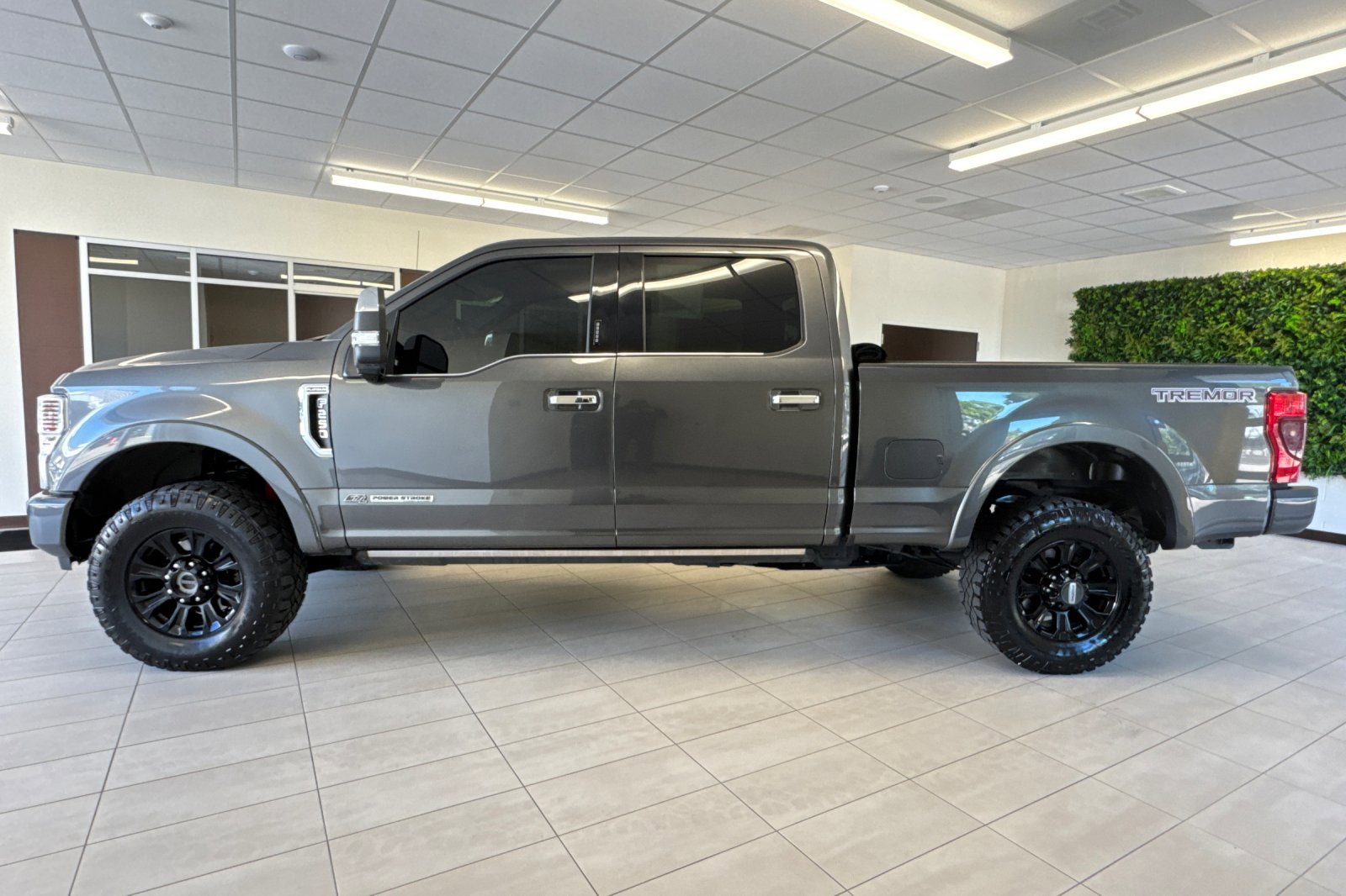 Certified 2020 Ford F250 Platinum w/ Tremor Off-Road Package AWD/4WD image 7
