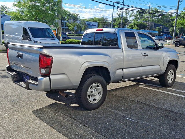 Used 2022 Toyota Tacoma SR w/ SR Convenience Package AWD/4WD image 17