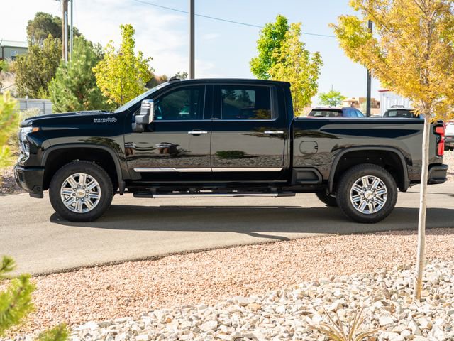 Used 2025 Chevrolet Silverado 2500 High Country w/ Technology Package AWD/4WD image 11