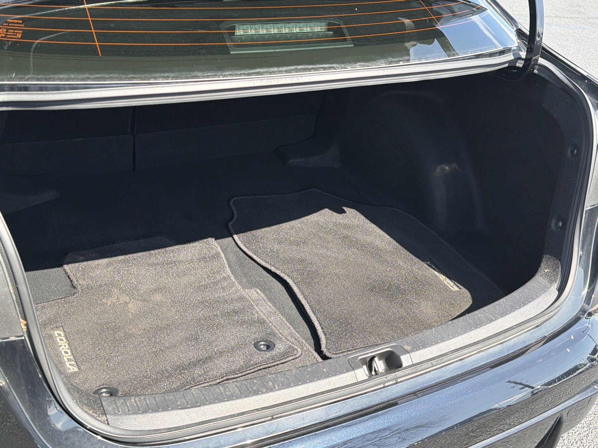 Used 2024 Toyota Corolla SE image 32