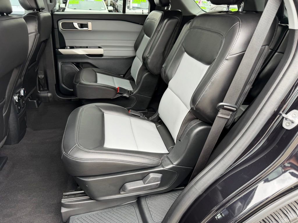 Certified 2023 Ford Explorer XLT w/ Equipment Group 202A RWD image 39