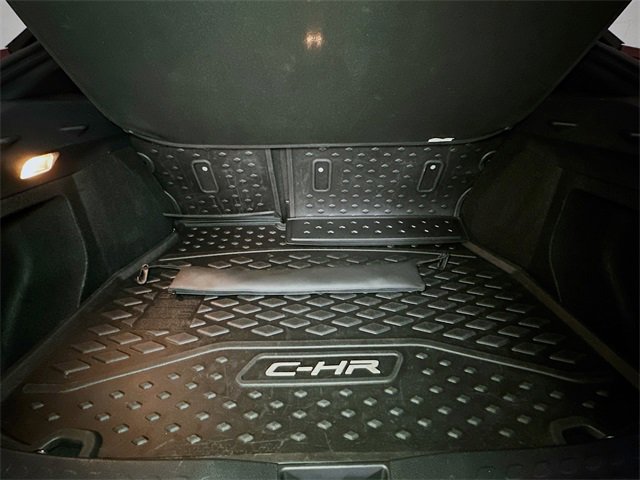 Used 2018 Toyota C-HR XLE image 33