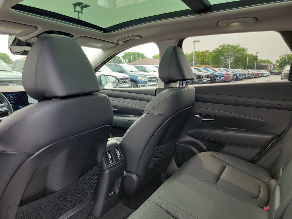 Used 2025 Hyundai Tucson SEL AWD/4WD image 16