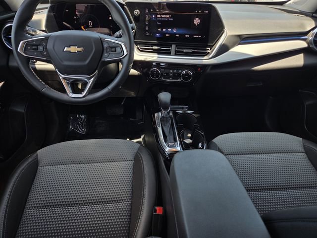Used 2024 Chevrolet Trax LT w/ LT Convenience Package FWD image 8