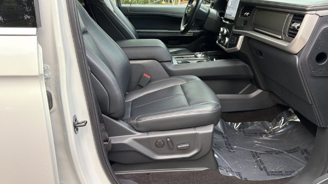Certified 2023 Ford Expedition XLT RWD image 15