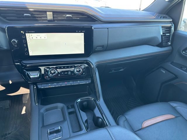 Used 2024 GMC Sierra 2500 AT4 w/ AT4 Premium Plus Package AWD/4WD image 10