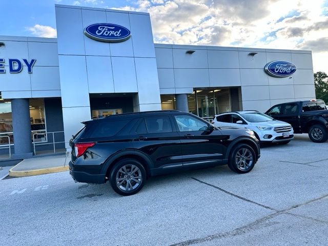 Certified 2023 Ford Explorer XLT w/ Equipment Group 202A AWD/4WD image 24