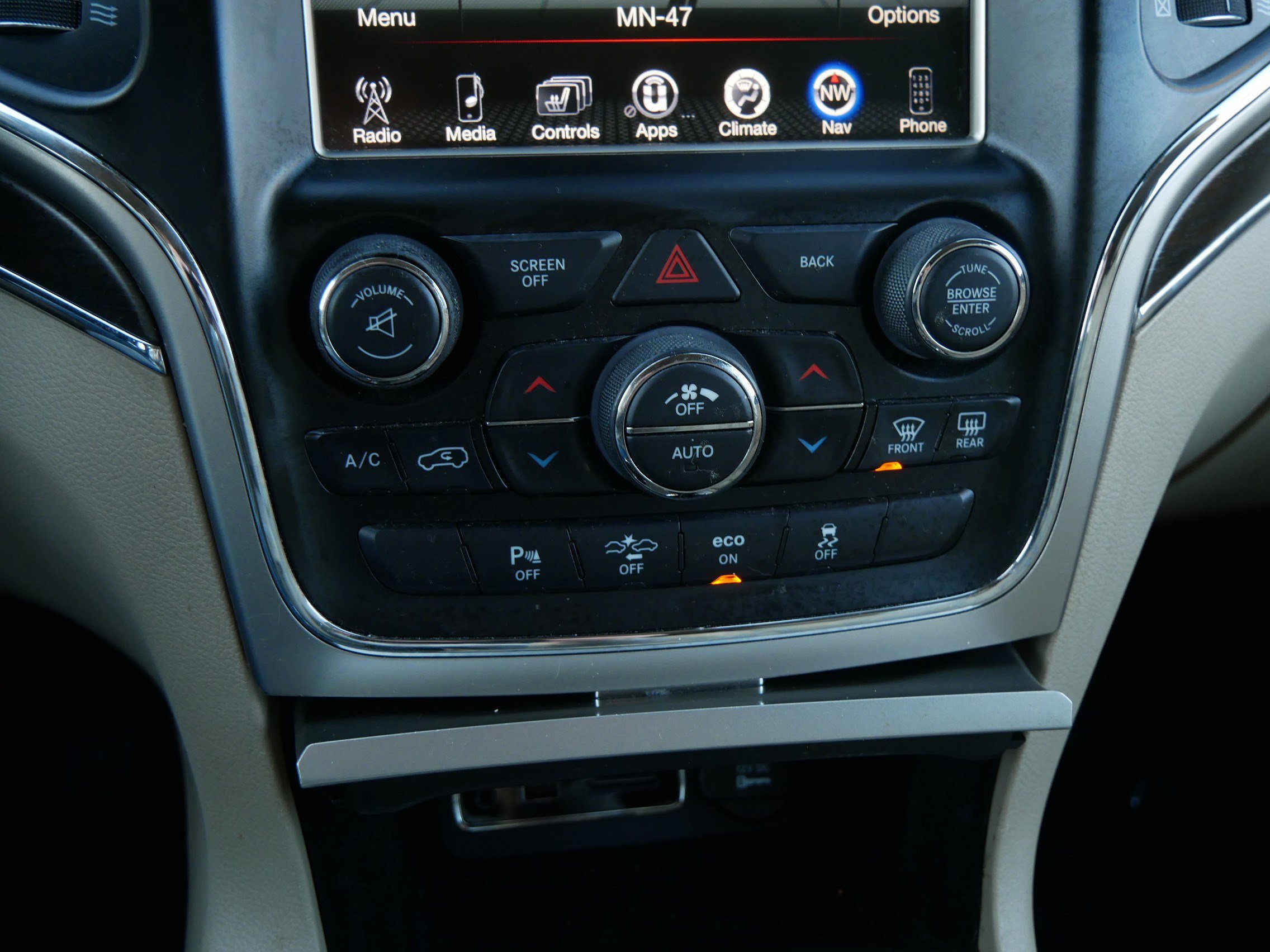 Used 2021 Jeep Renegade Latitude w/ Luxury Group I image 23