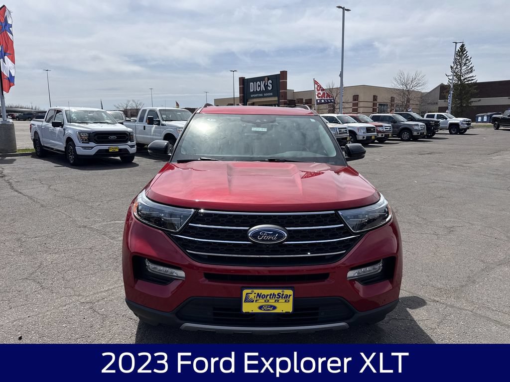 Certified 2023 Ford Explorer XLT w/ Equipment Group 202A AWD/4WD image 4